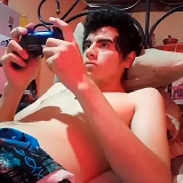 Ortiz3404 online show from April 9, 2026, 7:41 pm