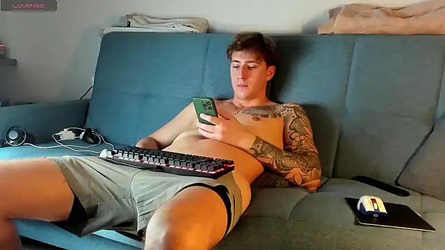 DaniHort online show from October 7, 2025, 11:18 am