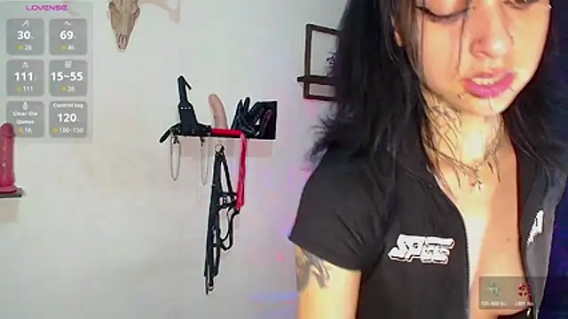 Snapshot of DakariaHills_ chatting on April 24, 2026, 5:54 am DakariaHills online show from April 24, 2026, 5:54 am