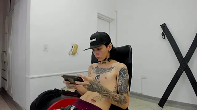 StraightBoy Nick online show from April 17, 2026, 7:17 pm