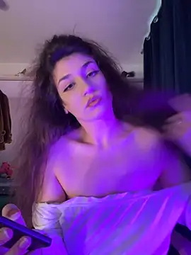 ScarletBloom  online show from October 2, 2025, 12:34 pm