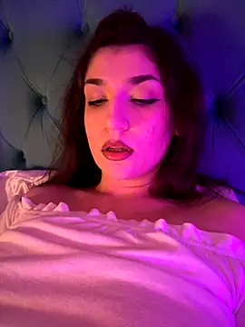 ScarletBloom  online show from November 2, 2025, 4:42 pm