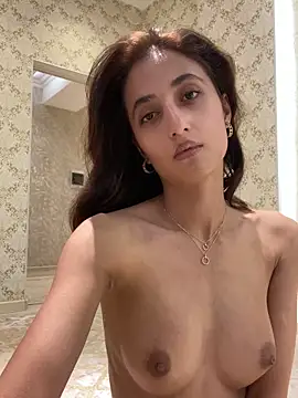 AriaXFlirt online show from September 16, 2025, 12:50 pm