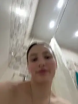 ZariaFlame online show from November 4, 2025, 9:25 pm