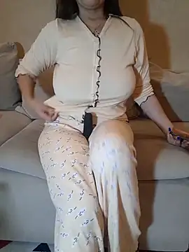 Snapshot of Rubi_9ahbouna chatting on October 15, 2025, 11:49 pm Rubi 9ahbouna online show from October 15, 2025, 11:49 pm