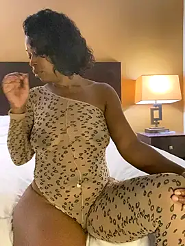 StaciDiamond online show from October 5, 2025, 4:38 pm