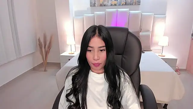 miranda crawfor online show from October 3, 2025, 4:20 am