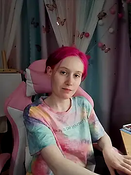 Fuzzy Unicorn online show from October 4, 2025, 6:17 pm