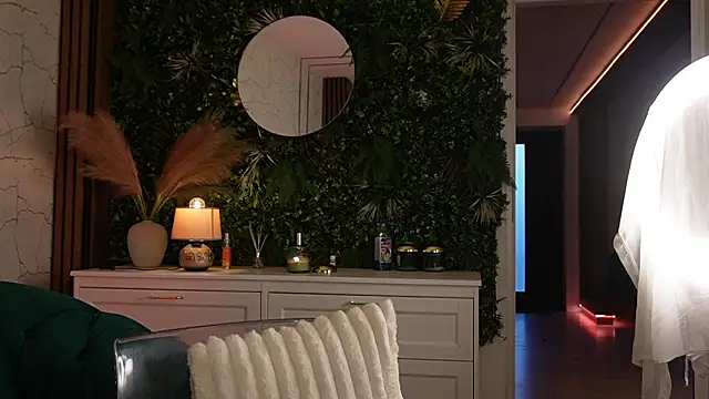 angel wow  online show from February 12, 2026, 5:24 am