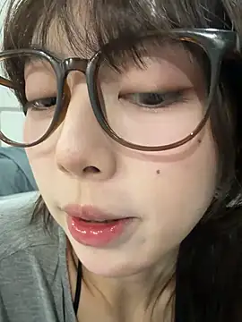 xuannv0000 online show from February 9, 2026, 9:35 am