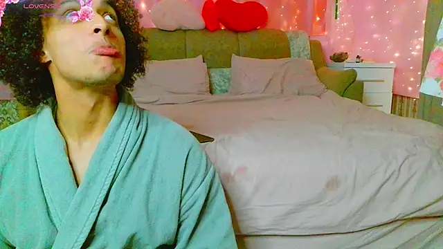 Marinaxmonroe online show from May 25, 2026, 7:20 pm
