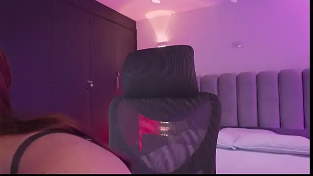 AlliceLover online show from November 26, 2025, 12:17 pm