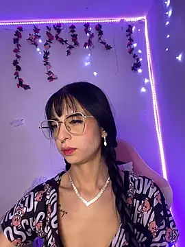 Lia  1 online show from December 1, 2025, 6:07 am