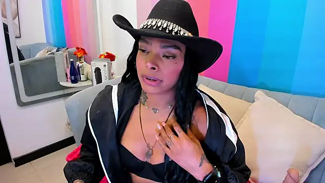 Snapshot of EmmaEbony_ chatting on July 22, 2026, 11:02 am EmmaEbony online show from July 22, 2026, 11:02 am