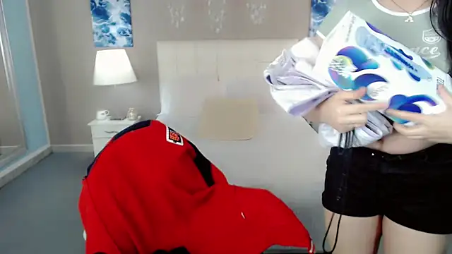 maddissonivanova online show from October 16, 2025, 7:26 pm