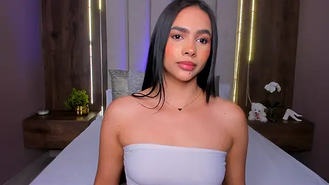 LucySalvatore  online show from September 28, 2025, 1:22 am