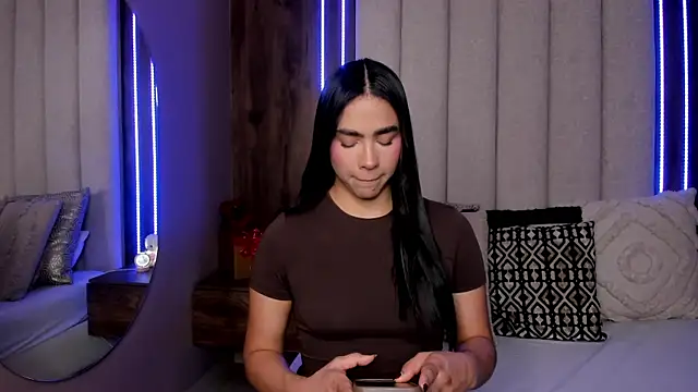 LucySalvatore  online show from April 22, 2026, 2:25 am