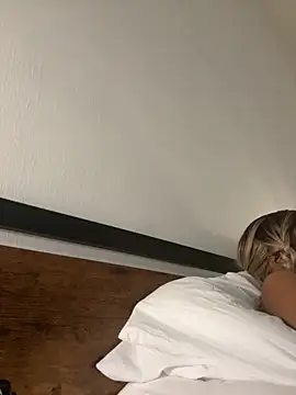 Snapshot of iriebusty chatting on November 9, 2025, 5:33 pm iriebusty online show from November 9, 2025, 5:33 pm