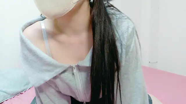 Hina-ooo online show from February 15, 2026, 1:57 am