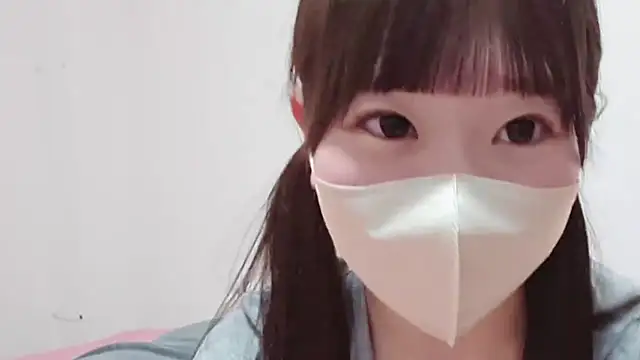 Hina-ooo online show from April 12, 2026, 2:33 pm