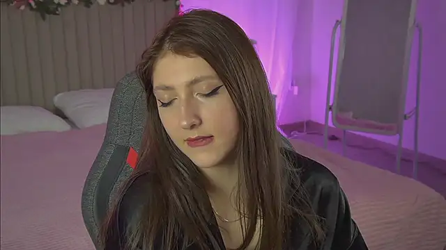 Mary Miiller online show from October 12, 2025, 10:03 am