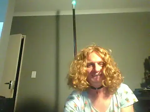 untamedredsnake online show from March 6, 2026, 1:13 am