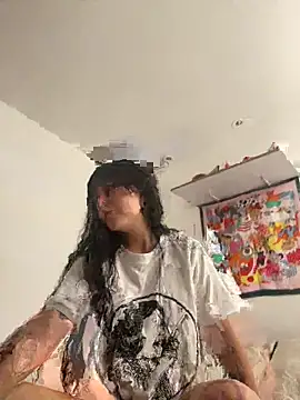 Abril thompson98 online show from October 8, 2025, 7:44 pm