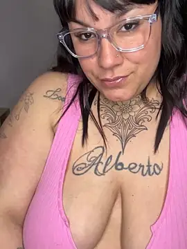 Snapshot of valen1891 chatting on September 19, 2025, 2:02 am valen1891 online show from September 19, 2025, 2:02 am