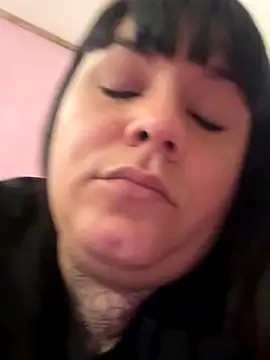 Snapshot of valen1891 chatting on September 22, 2025, 12:56 am valen1891 online show from September 22, 2025, 12:56 am