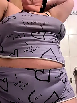 Snapshot of valen1891 chatting on September 24, 2025, 12:58 am valen1891 online show from September 24, 2025, 12:58 am