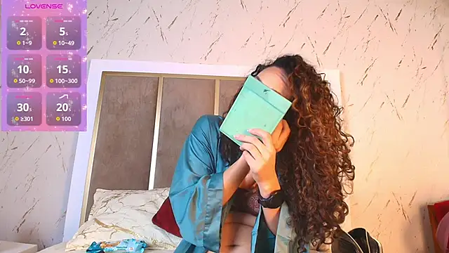 samanthaThoms online show from February 11, 2026, 12:32 pm