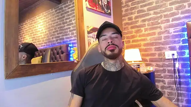 VinzenzRizzo online show from September 10, 2025, 4:34 am