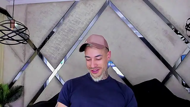 VinzenzRizzo online show from January 15, 2026, 9:36 am