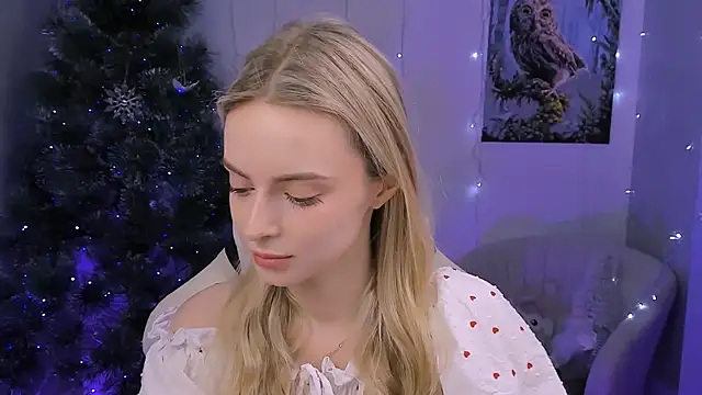 Snapshot of JuliaBrewwer chatting on January 13, 2026, 2:55 pm JuliaBrewwer online show from January 13, 2026, 2:55 pm