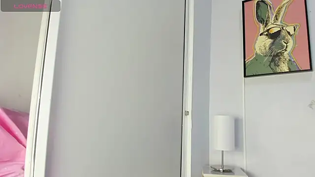 dulce fiore07 online show from April 18, 2026, 12:31 pm