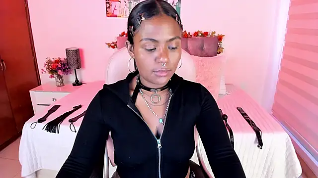 Lucie Harper online show from September 10, 2025, 8:09 pm