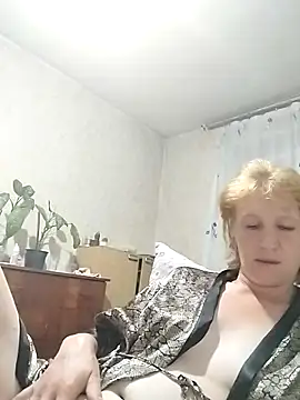 Flower2931 online show from June 30, 2026, 7:48 pm