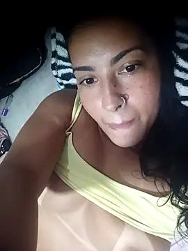 Snapshot of Danivinix chatting on December 2, 2025, 3:18 pm Danivinix online show from December 2, 2025, 3:18 pm