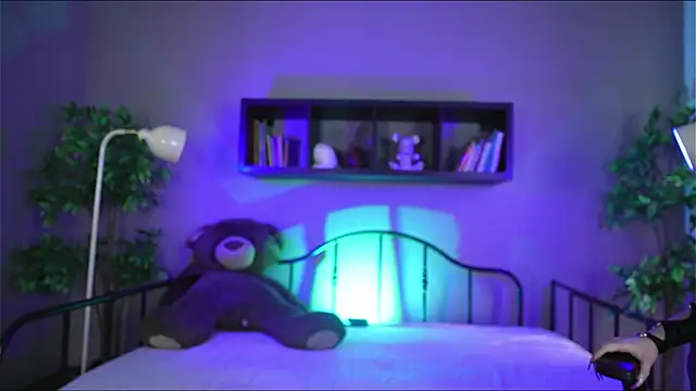 Sabrina bloom online show from October 28, 2025, 1:14 pm