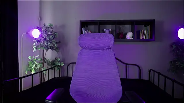 Sabrina bloom online show from November 11, 2025, 12:38 pm