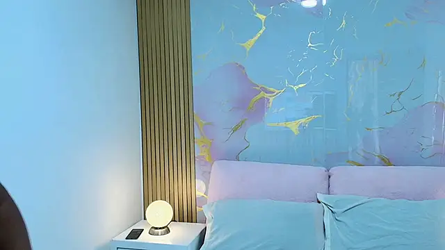 MayaBaker online show from September 15, 2025, 7:47 pm