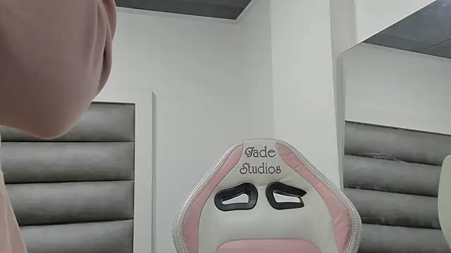 Andrea brunnette online show from October 8, 2025, 12:58 pm