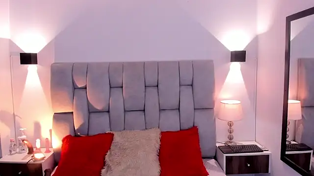 Mia volkova online show from September 8, 2025, 6:07 pm