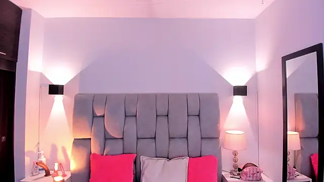 Mia volkova online show from September 9, 2025, 12:37 pm