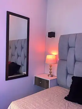 Mia volkova online show from December 5, 2025, 12:25 pm