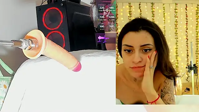 Kitty  Rose   online show from November 11, 2025, 10:04 am