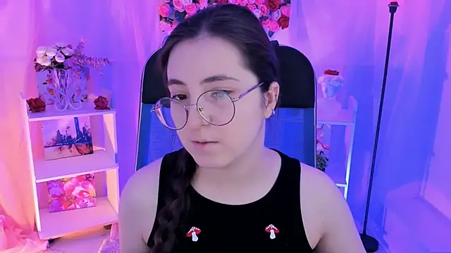 VirtuallVoyant online show from October 17, 2025, 7:11 am