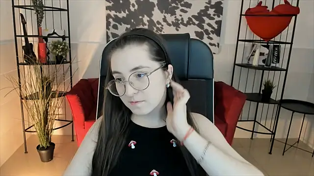 VirtuallVoyant online show from November 12, 2025, 2:23 am