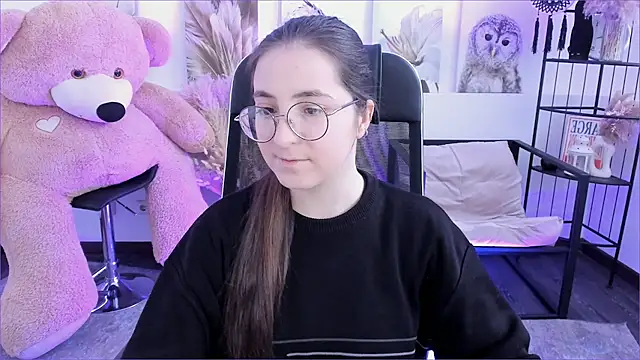 VirtuallVoyant online show from December 16, 2025, 7:13 am