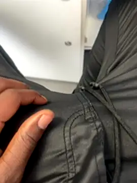 Snapshot of kamo012000 chatting on November 26, 2025, 8:15 am kamo012000 online show from November 26, 2025, 8:15 am